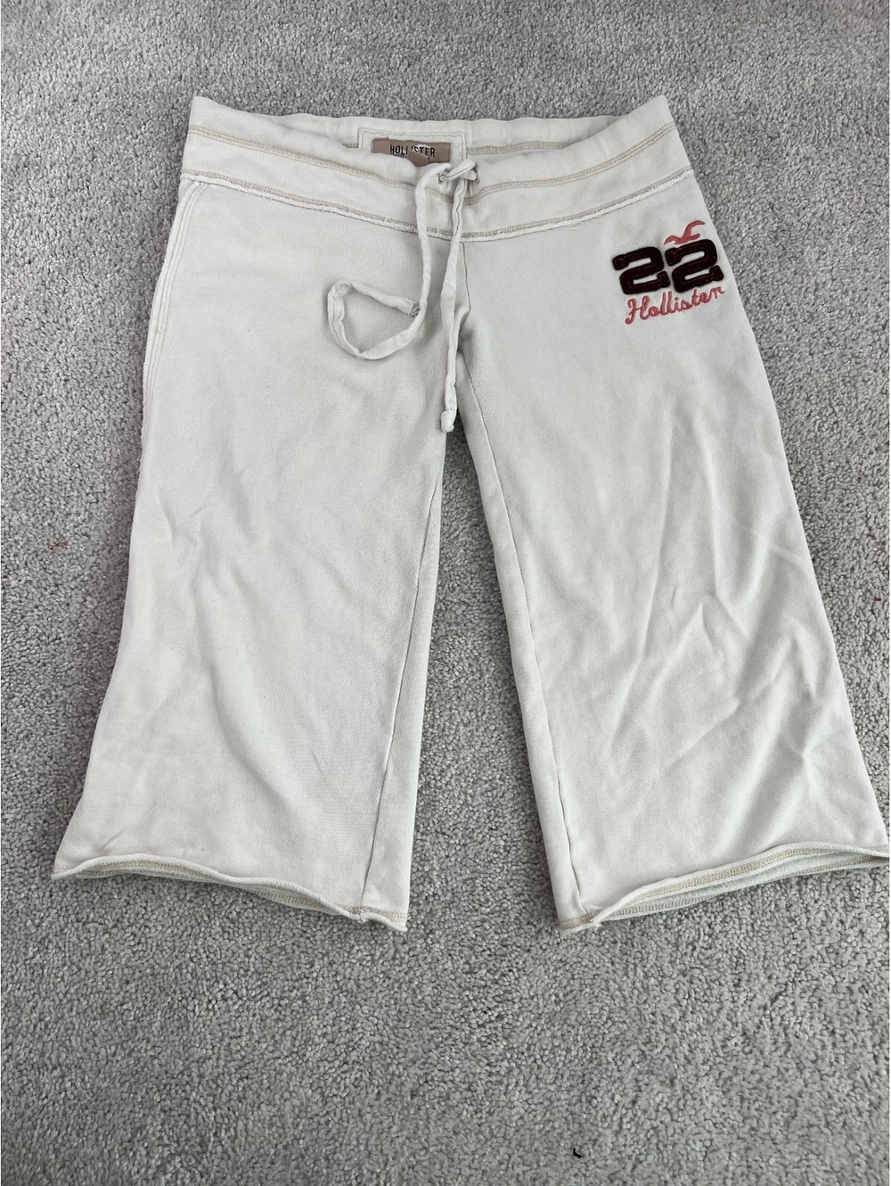 Hollister 22 Women’s S White Bermuda Sweat Shorts Drawstring Casual Lounge